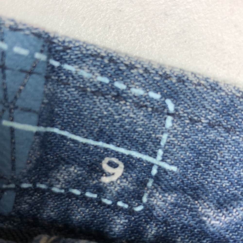 ROXY FACTORY DISTRESS JEAN SHORTS  9/30 ⭐️ - Picture 7 of 14